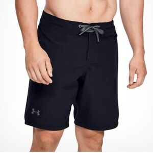 Under Armour Men’s Black Board Shorts Size 32